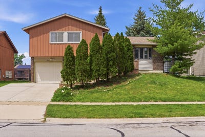 /international/us/824-oakton-avenue-romeoville-il-110108238564/