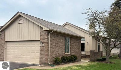 /international/us/16600-sarjay-drive-clinton-township-mi-110107343810/