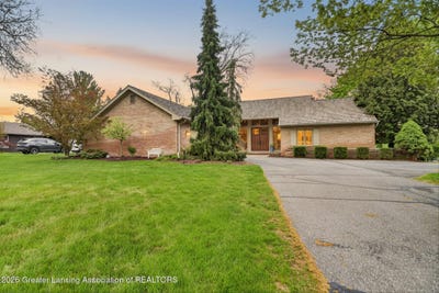 /international/us/4572-sequoia-trail-okemos-mi-110107729674/