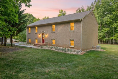 /international/us/970-holiday-lane-lynchburg-va-110108280500/