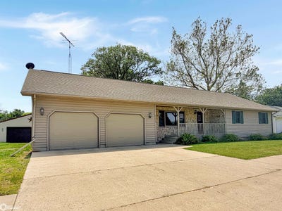 /international/us/421-12th-avenue-ne-hampton-ia-110108537826/