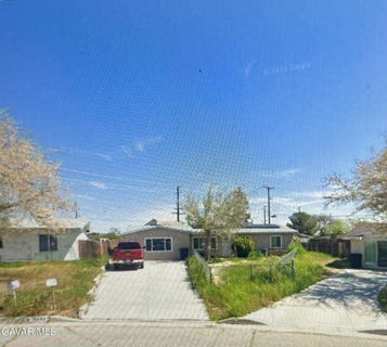/international/us/15992-lawrence-drive-mojave-ca-110101476810/