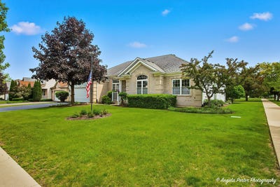 /international/us/4641-4th-street-winthrop-harbor-il-110109243329/