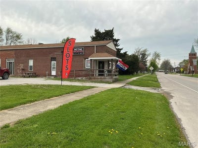 /international/us/207-w-central-avenue-benld-il-110098930276/