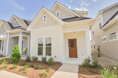 /international/us/2828-blue-blossom-trail-tallahassee-fl-110108507174/