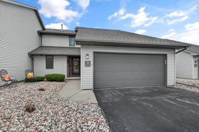 /international/us/830-east-river-drive-de-pere-wi-110107733947/