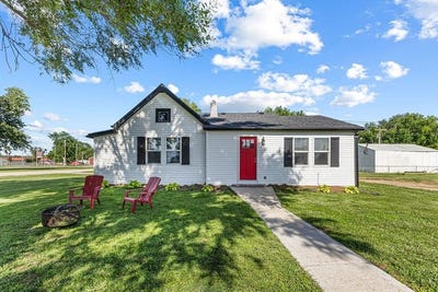 /international/us/407-n-9th-street-elwood-ks-110108475301/