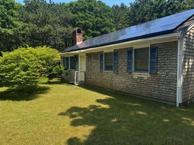 /international/us/11-bayberry-lane-truro-ma-110109112646/