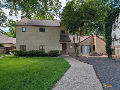 /international/us/2573-blumberg-park-seguin-tx-110108945148/