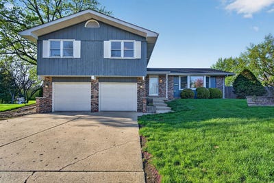 /international/us/3211-wild-oaks-court-joliet-il-110107382185/