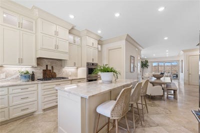 /international/us/837-n-gregg-avenue-fayetteville-ar-110106379678/