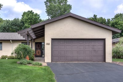 /international/us/1312-knollwood-trail-altoona-wi-110109135073/