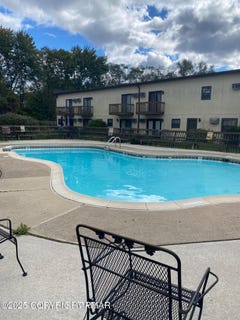 /international/us/252-harris-street-east-stroudsburg-pa-110108280234/