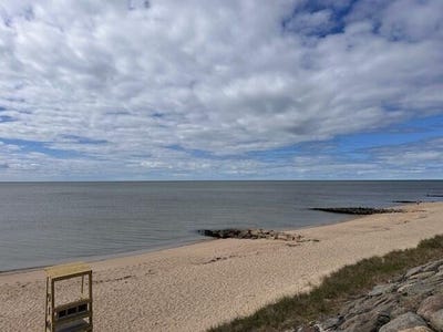 /international/us/128-sea-street-dennis-port-ma-110107724435/