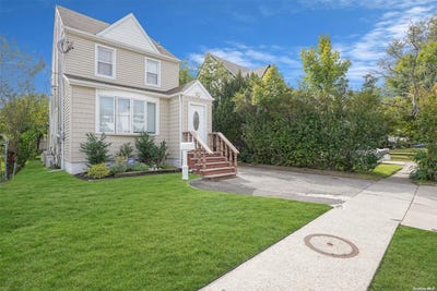 /international/us/66-kenmore-road-valley-stream-ny-110096118166/
