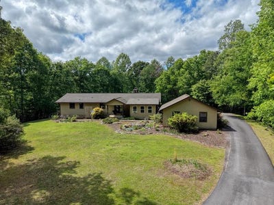 /international/us/847-deer-hill-road-murphy-nc-110107989161/