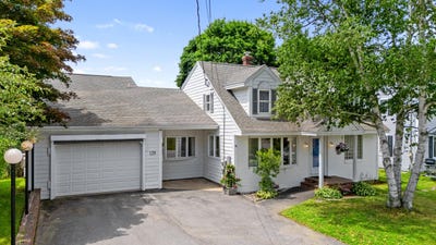 /international/us/129-walnut-street-south-portland-me-110100940718/