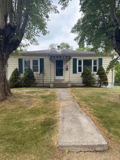/international/us/208-vine-street-beckley-wv-110108755475/