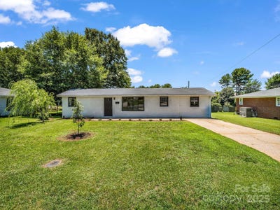 /international/us/179-sedgefield-drive-forest-city-nc-110100302766/?lang=en