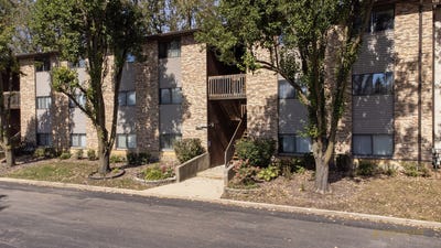 /international/us/2358-south-street-elgin-il-110120766464/