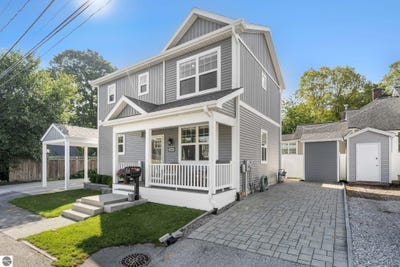 /international/us/219-boardman-avenue-traverse-city-mi-110120537916/