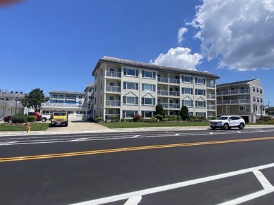 /international/us/217-beach-avenue-cape-may-nj-110104332617/