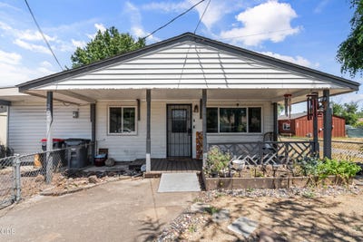 /international/us/2574-howard-avenue-medford-or-110108588078/?lang=id
