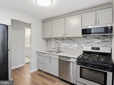 /international/us/3302-huntley-square-drive-temple-hills-md-110107150986/