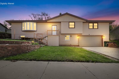 /international/us/1513-roosevelt-dr-west-bend-wi-110107686841/