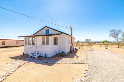 /international/us/3569-n-maverick-road-golden-valley-az-110107990406/