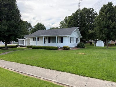 /international/us/120-madison-street-nokomis-il-110108965980/