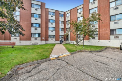 /international/us/1700-broadbridge-avenue-stratford-ct-110120107158/