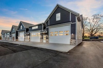 /international/us/836-s-18th-ave-sturgeon-bay-wi-110108129128/