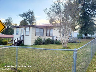 /international/us/2779-brenda-street-marianna-fl-110096415996/