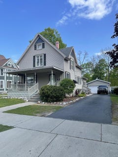 /international/us/306-w-telegraph-street-dowagiac-mi-110107870562/