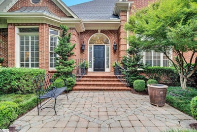 /international/us/9-latour-way-greer-sc-110101041904/
