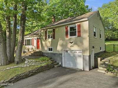 /international/us/9-w-skyview-drive-cohoes-ny-110108303693/