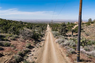 /international/us/0-silver-rock-pinon-hills-ca-110108028807/