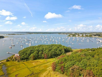 /international/us/115-red-brook-harbor-road-cataumet-ma-110110135904/