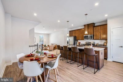 /international/us/19807-community-terrace-montgomery-village-md-110098963415/