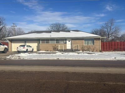 /international/us/1602-n-3rd-street-garden-city-ks-110105269347/