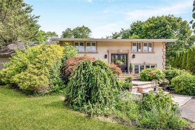/international/us/9-hare-lane-east-setauket-ny-110098449584/