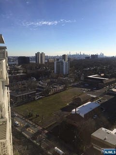 /international/us/2000-linwood-avenue-fort-lee-nj-110106956219/