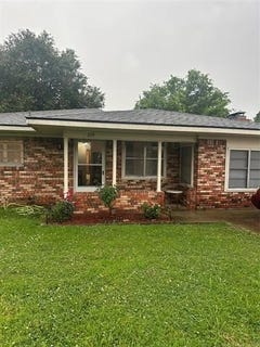 /international/us/209-may-street-calera-ok-110108397564/