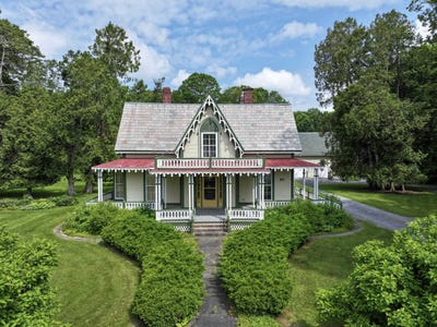 /international/us/382-hewitt-road-bristol-vt-110100516277/