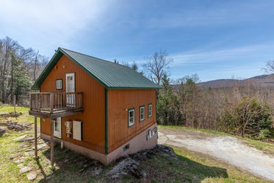 /international/us/769-straight-road-mount-holly-vt-110107715264/