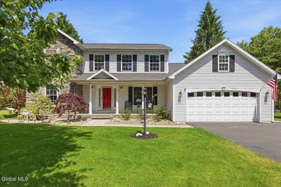/international/us/48-egmont-court-delmar-ny-110108666589/