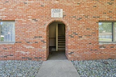 /international/us/1203-dean-drive-urbana-il-110110266600/