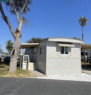 /international/us/3505-gateway-road-bethel-island-ca-110120418784/