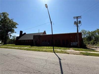 /international/us/1766-e-133rd-street-east-cleveland-oh-110108501734/